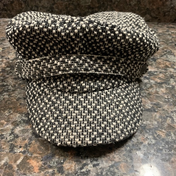 EUC Black & White Tweed Hat - Picture 2 of 5